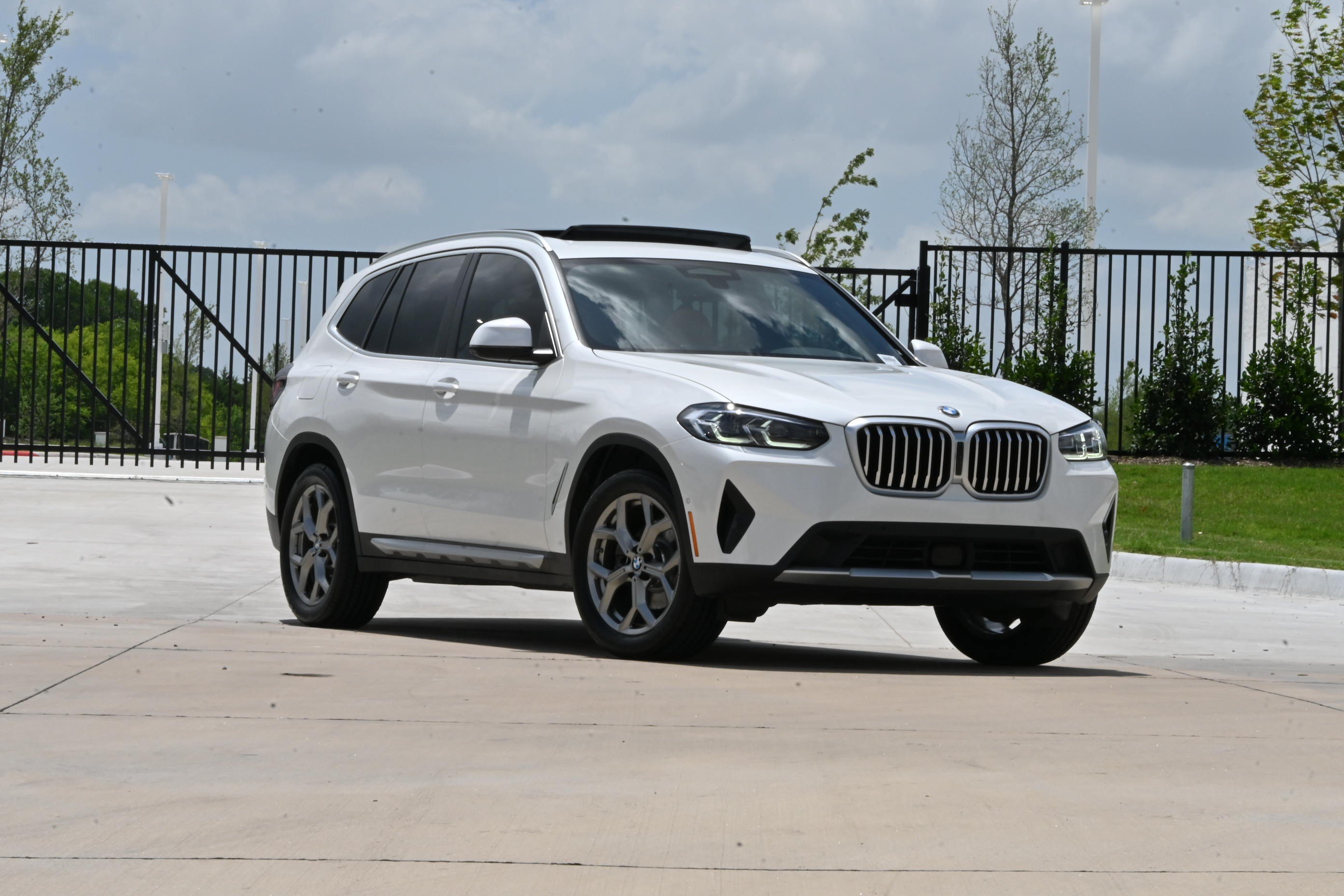 Certified 2023 BMW X3 sDrive30i w/ Premium Package RWD image 2