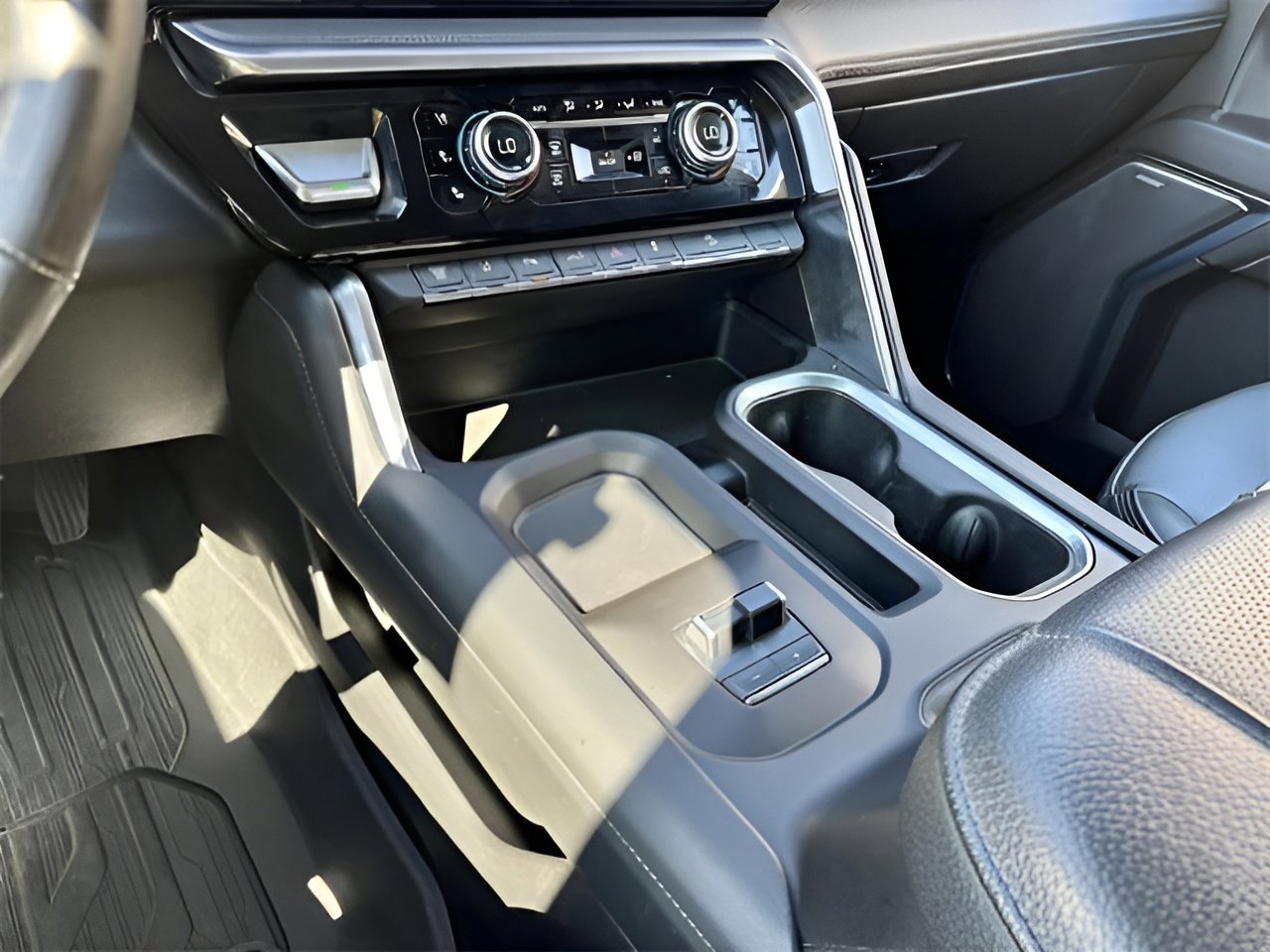 Used 2024 GMC Sierra 2500 Denali w/ Technology Package image 24