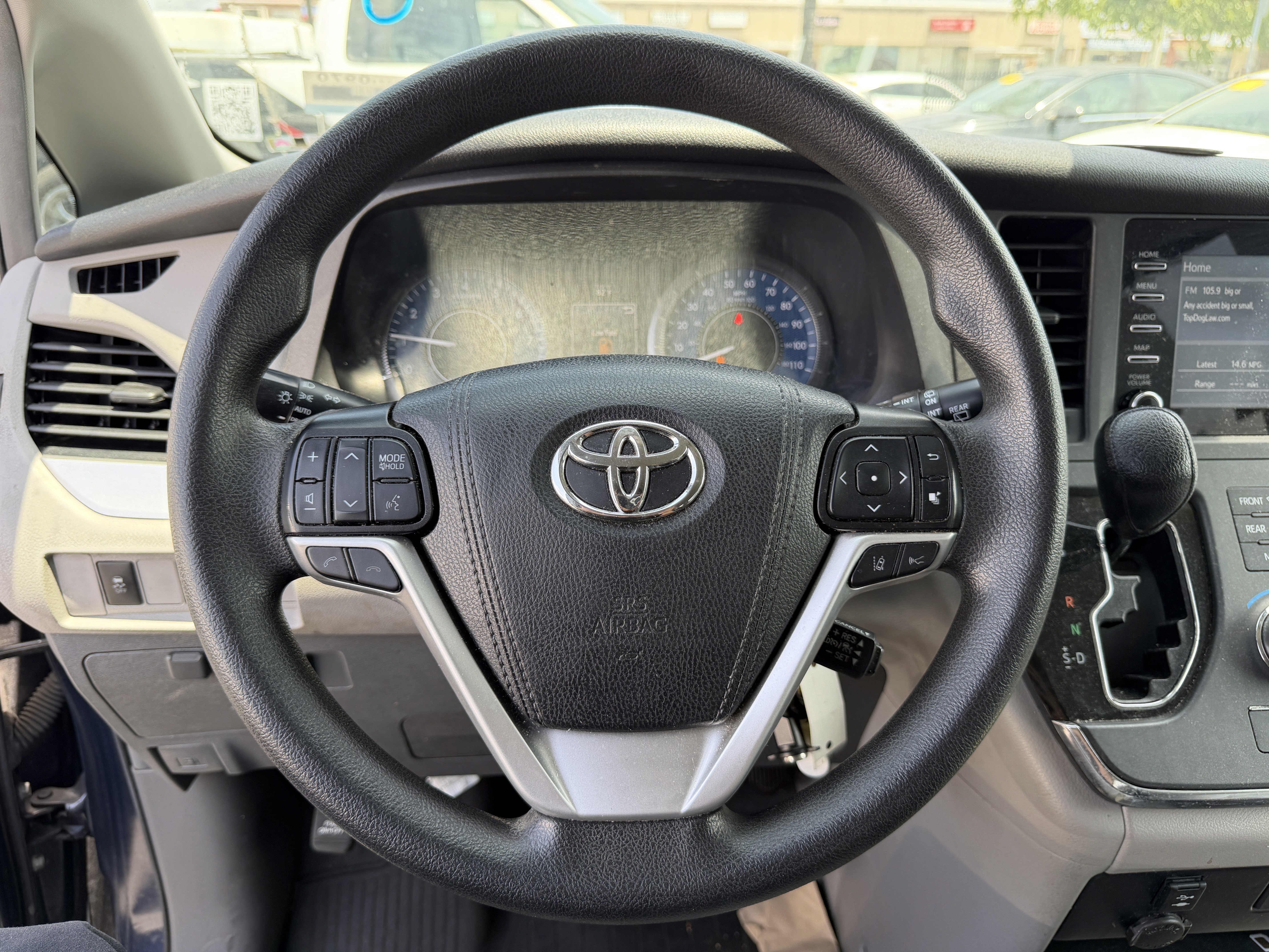 Used 2019 Toyota Sienna L FWD image 11