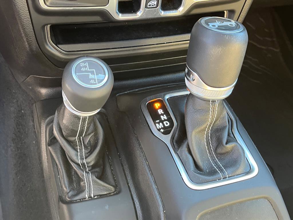 Used 2019 Jeep Wrangler Unlimited Sahara image 13