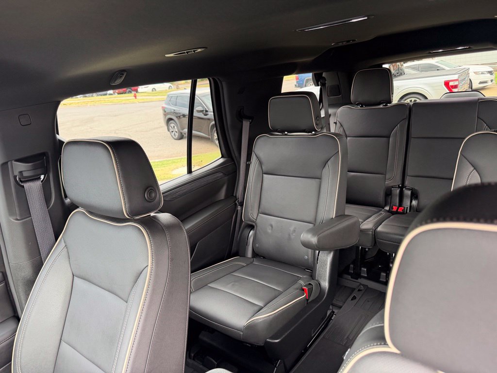 Used 2024 GMC Yukon SLT w/ SLT Luxury Package AWD/4WD image 30