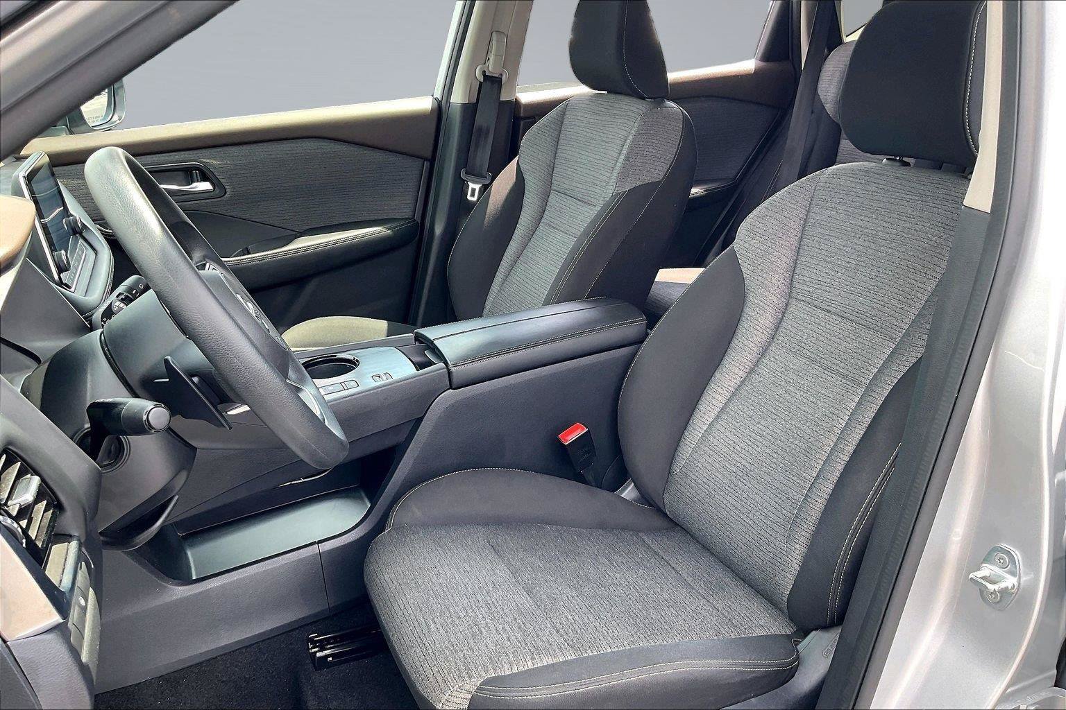 Certified 2021 Nissan Rogue SV FWD image 25