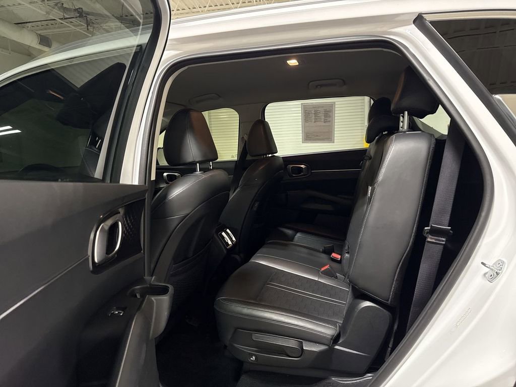 Used 2024 Kia Sorento S FWD image 23