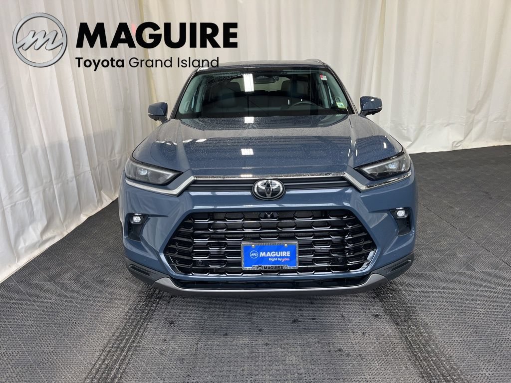 Used 2024 Toyota Grand Highlander AWD image 33