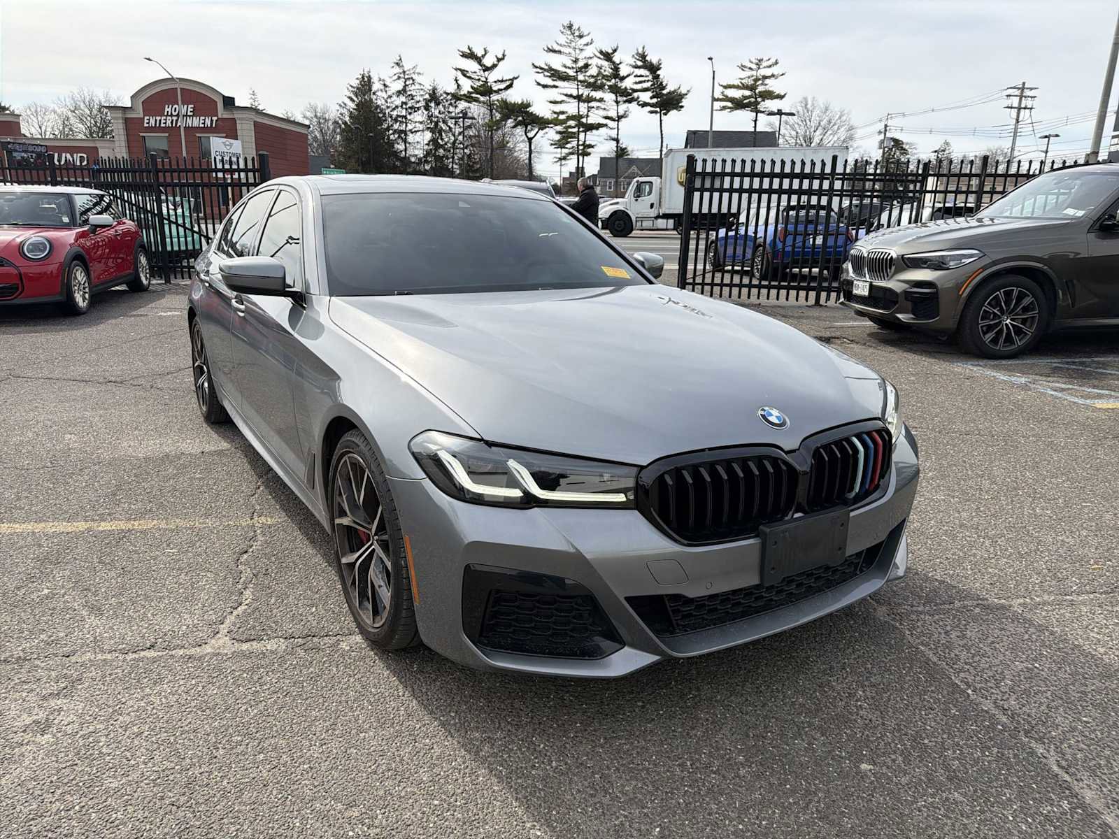 Certified 2023 BMW 530i xDrive w/ M Sport Package image 2