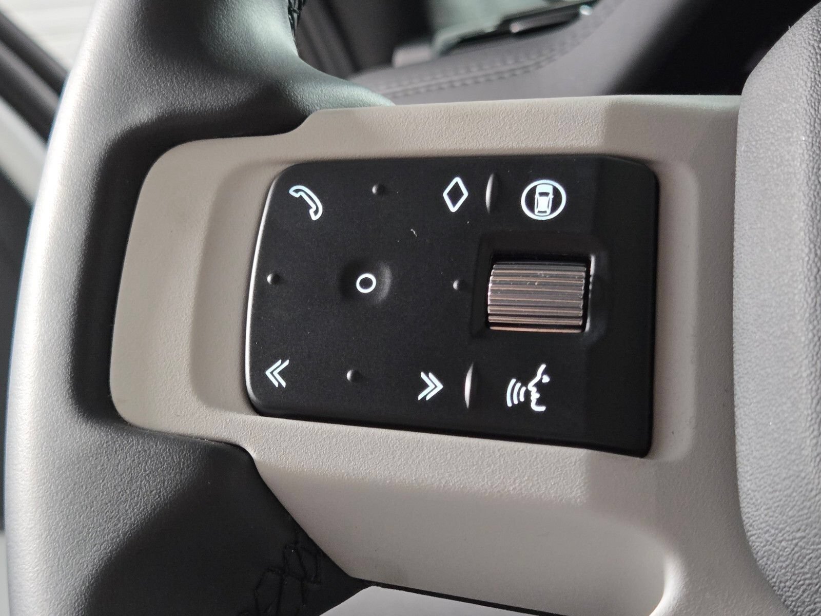 Used 2026 Land Rover Defender 110 S AWD/4WD image 25