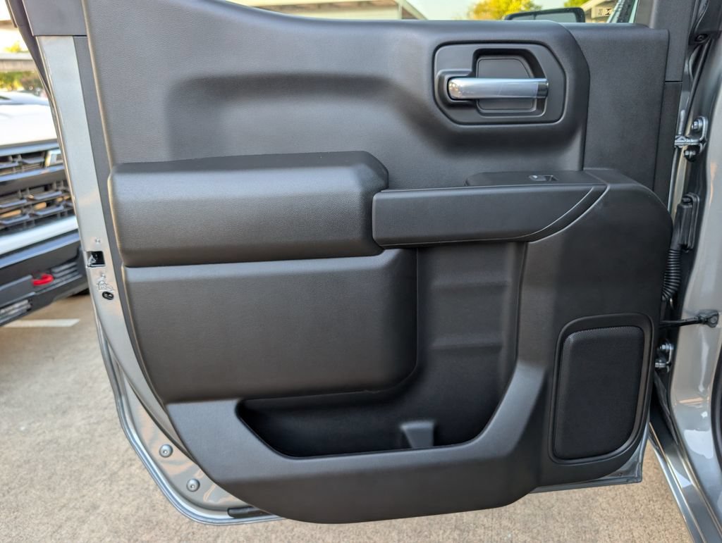 New 2026 Chevrolet Silverado 1500 Custom w/ LPO, Dark Essentials Package RWD image 8