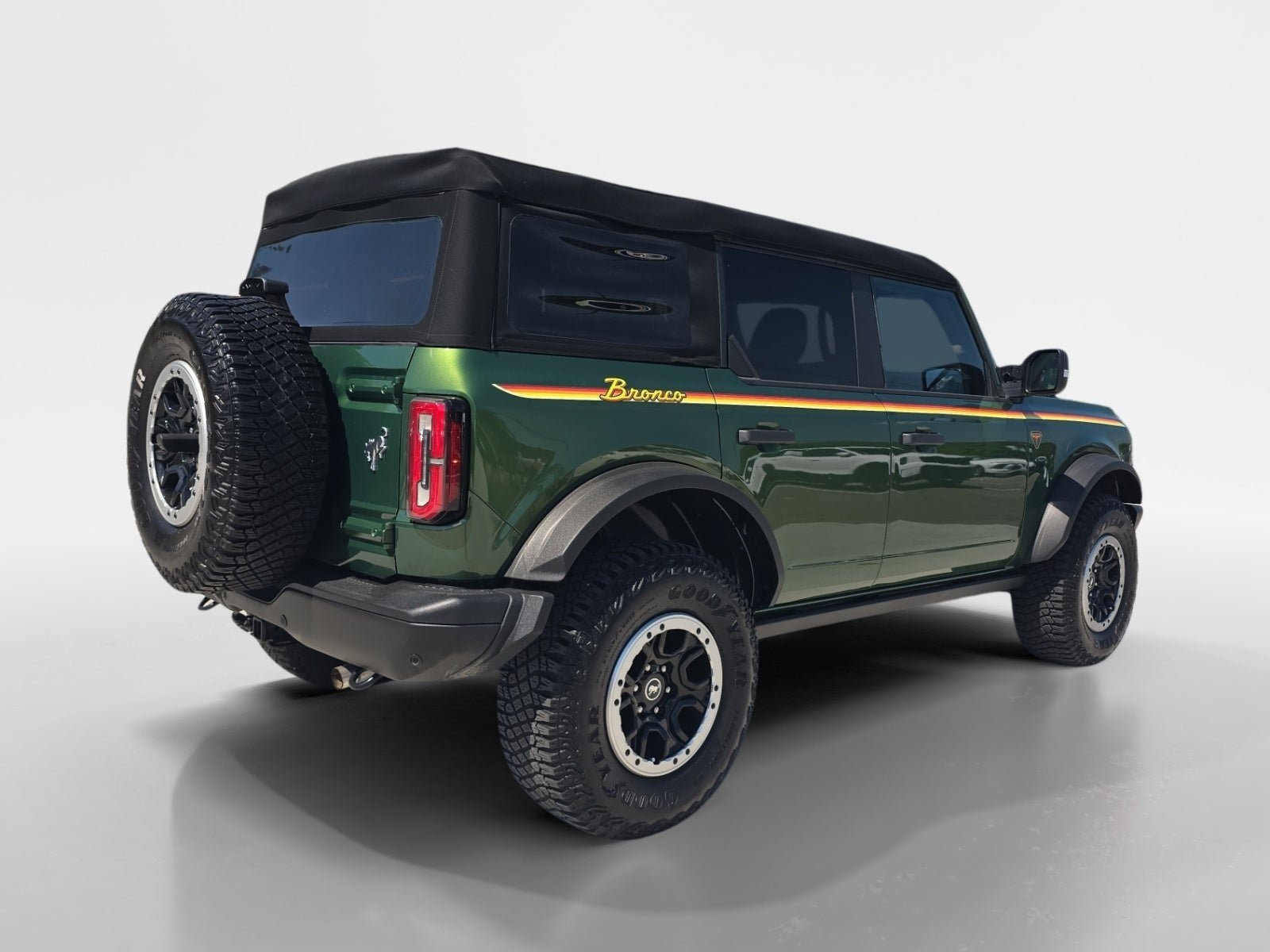 Used 2023 Ford Bronco Badlands AWD/4WD image 3