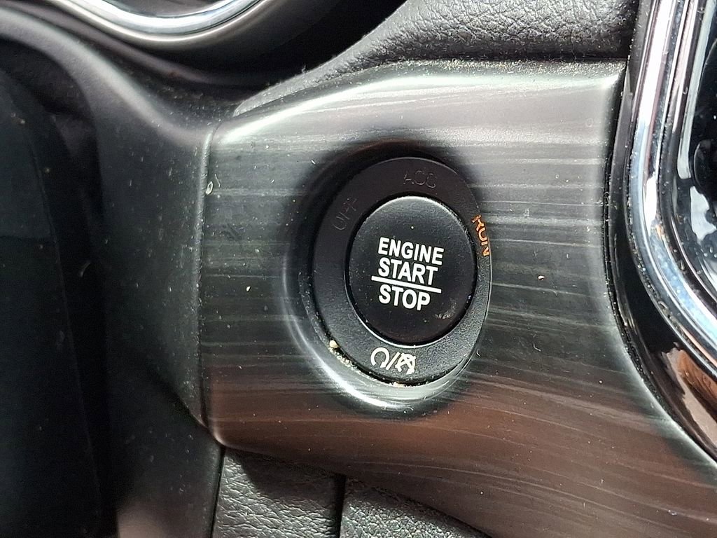 Used 2019 Jeep Grand Cherokee Altitude image 24