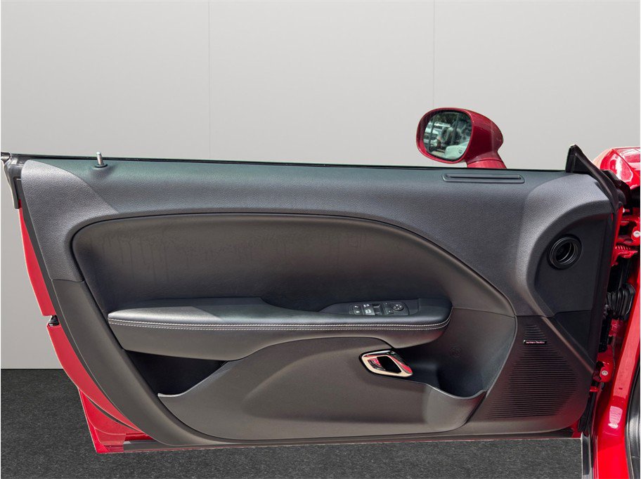 Used 2016 Dodge Challenger SRT Hellcat RWD image 21