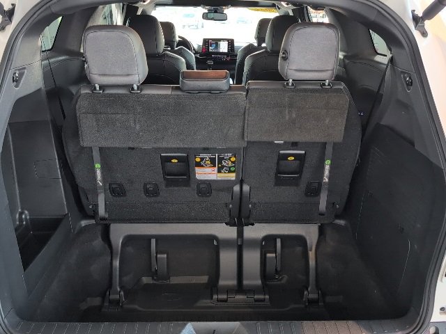 Certified 2022 Toyota Sienna XSE image 11
