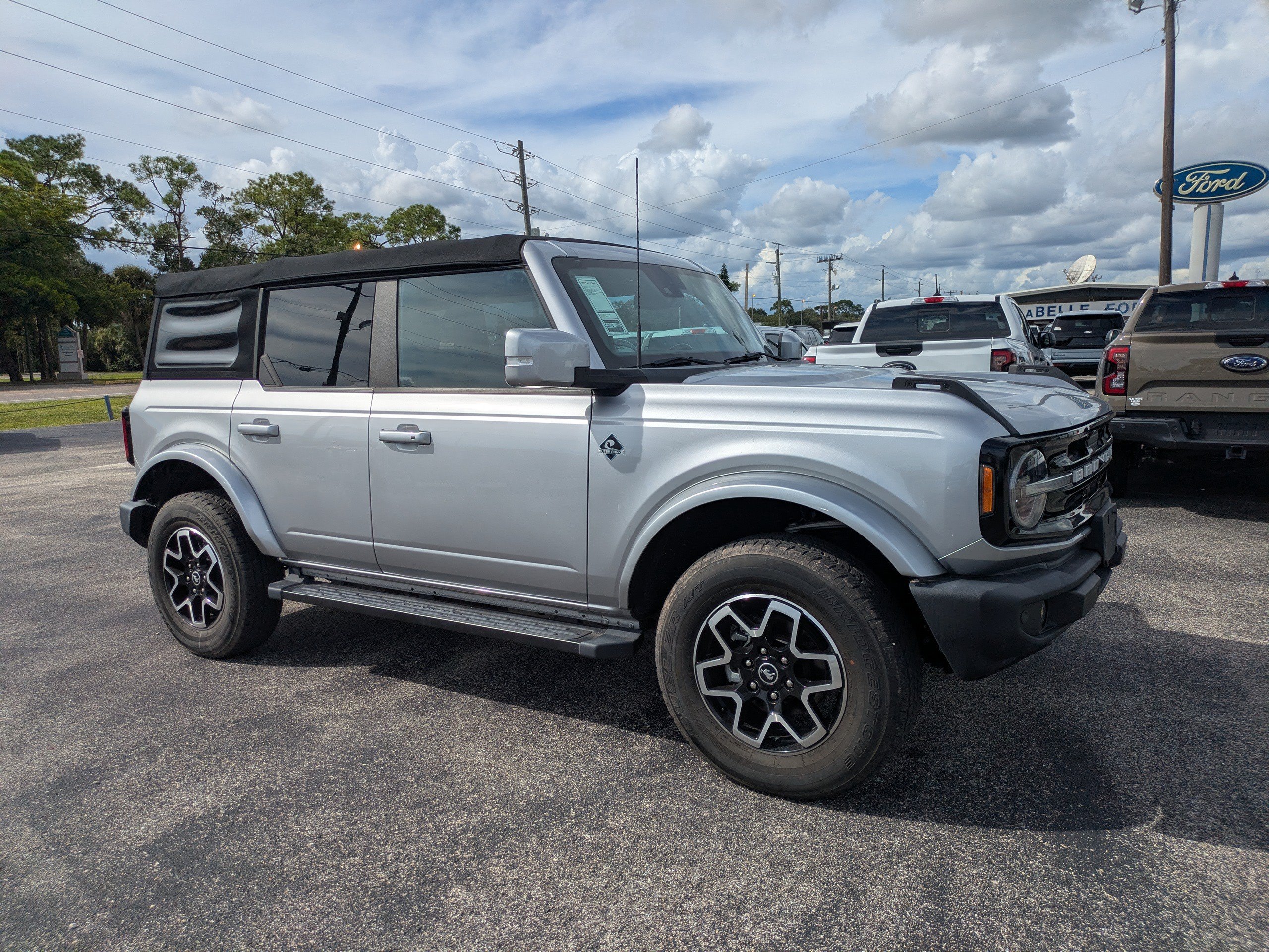 Used 2021 Ford Bronco Outer Banks AWD/4WD image 2