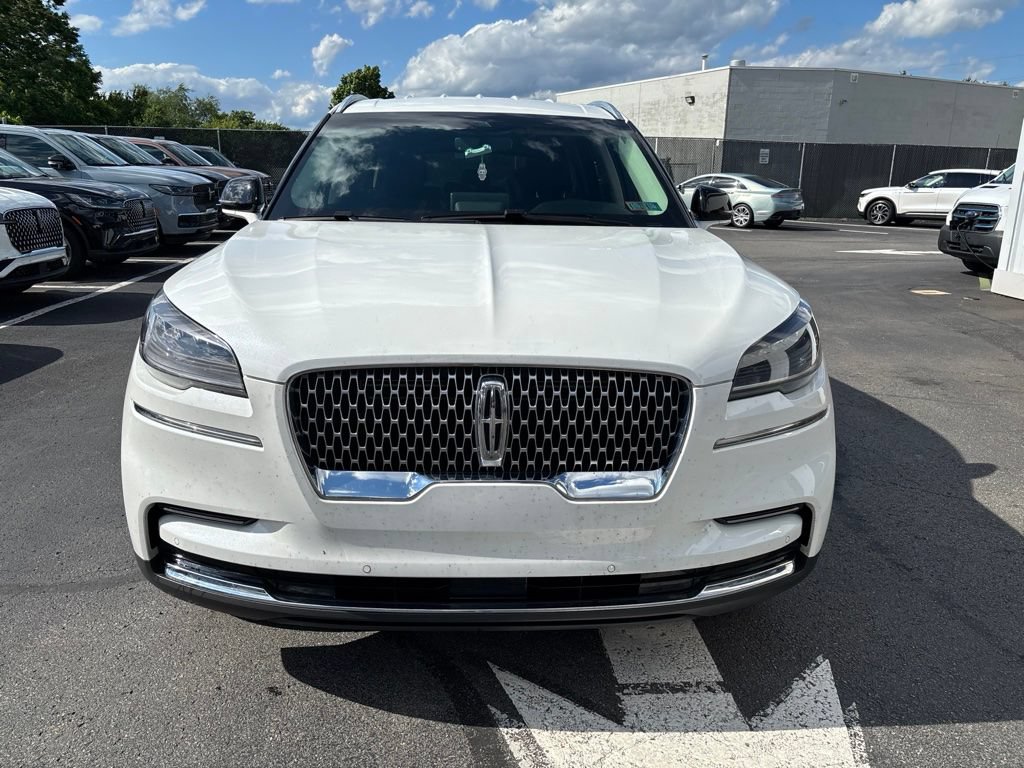 Used 2023 Lincoln Aviator AWD w/ Elements Package image 2