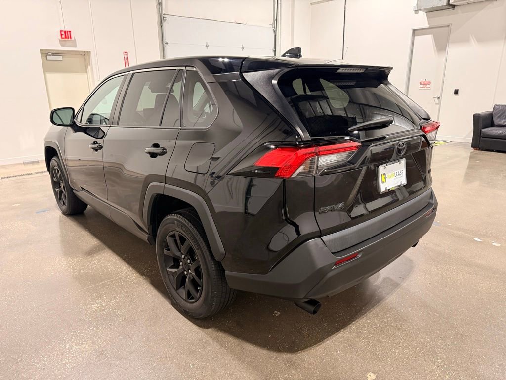 Used 2022 Toyota RAV4 LE FWD image 7