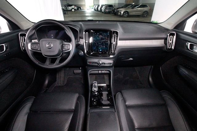 Certified 2025 Volvo XC40 B5 Core w/ Climate Package AWD/4WD image 6