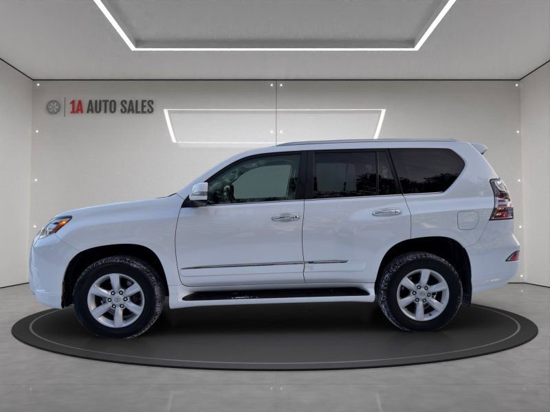Used 2017 Lexus GX 460 image 2