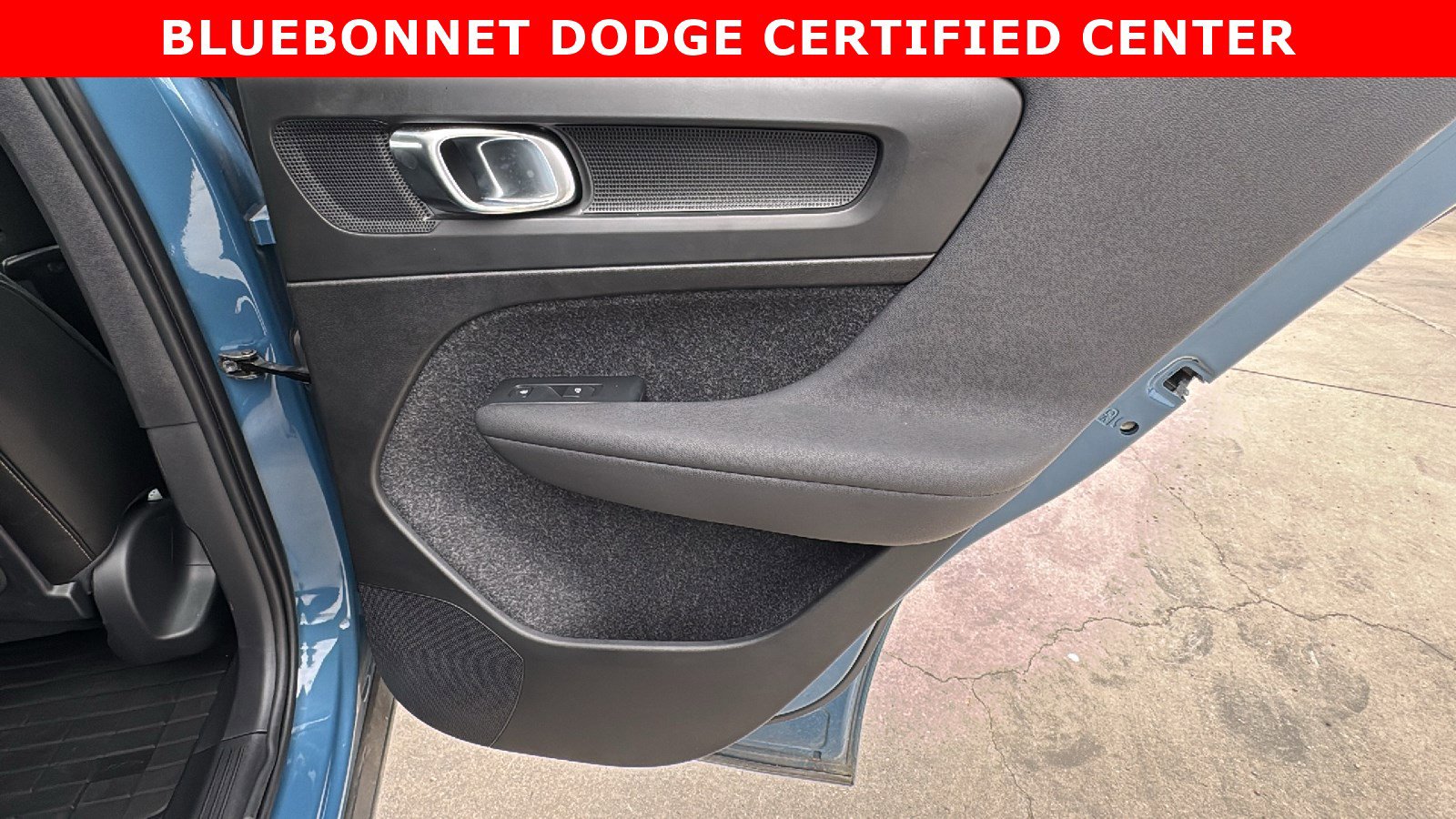 Used 2023 Volvo XC40 B5 Plus w/ Protection Package Premier image 26