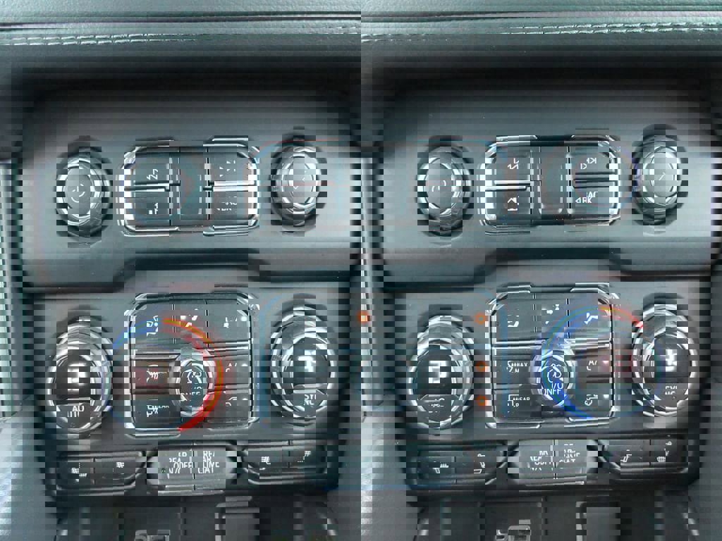 Used 2021 Chevrolet Tahoe Z71 w/ Z71 Signature Package image 33