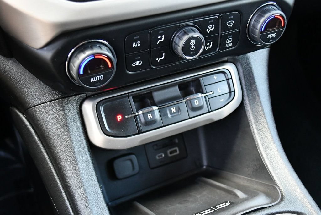 Used 2021 GMC Acadia Denali w/ Denali Technology Package FWD image 56