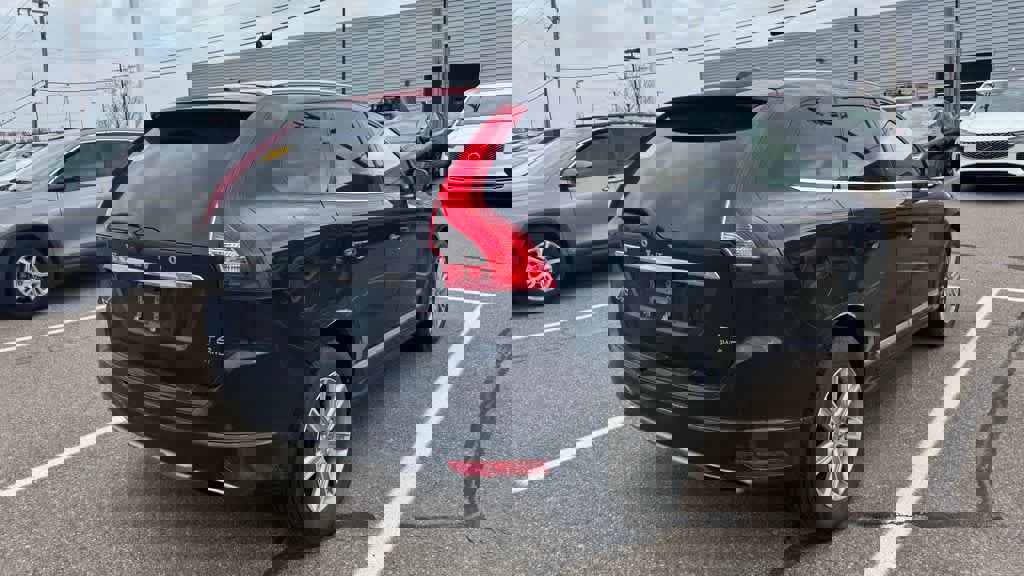 Used 2016 Volvo XC60 T6 w/ Proximity Package image 5