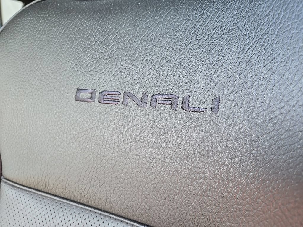 Used 2024 GMC Yukon XL Denali w/ Advanced Technology Package AWD/4WD image 43