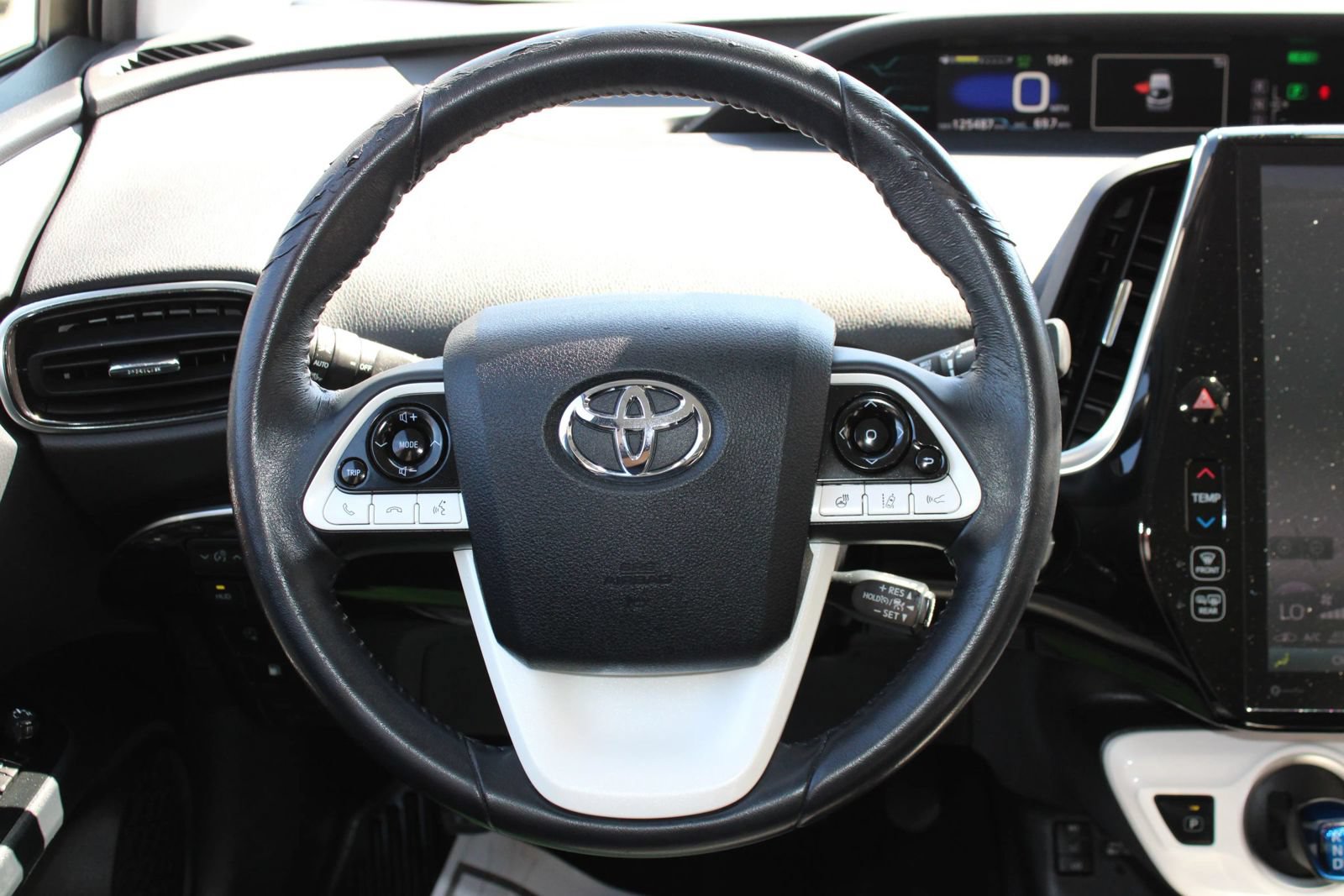 Used 2017 Toyota Prius Prime Advanced FWD image 17