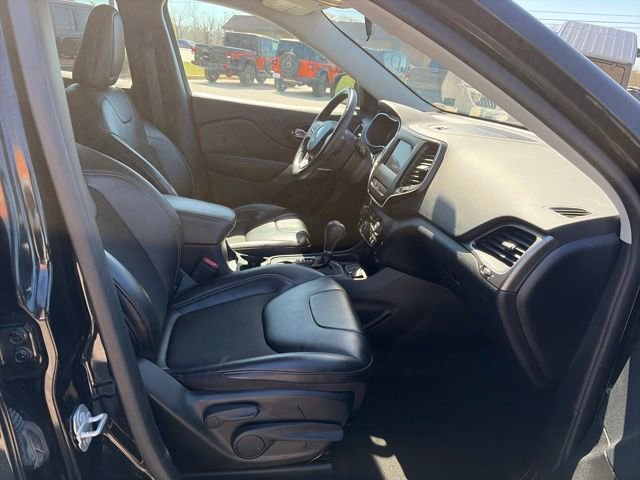 Used 2020 Jeep Cherokee Latitude Plus w/ Cold Weather Group FWD image 41