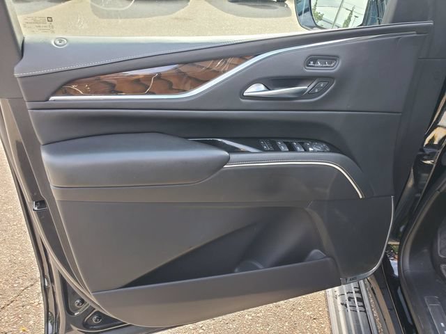Used 2023 Cadillac Escalade Sport Platinum w/ LPO, ONYX Package AWD/4WD image 9