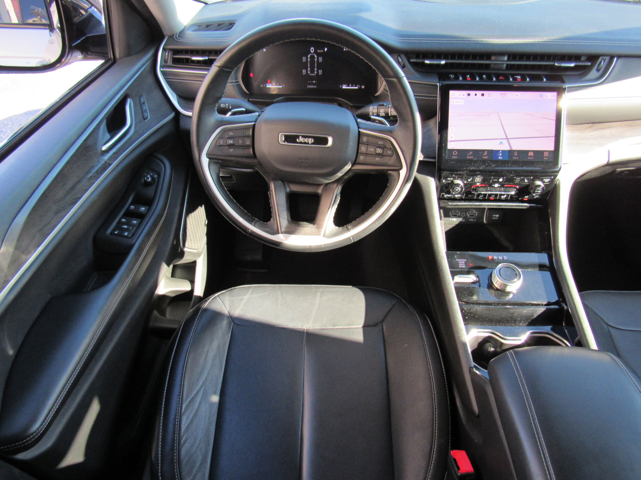 Used 2022 Jeep Grand Cherokee Limited image 12