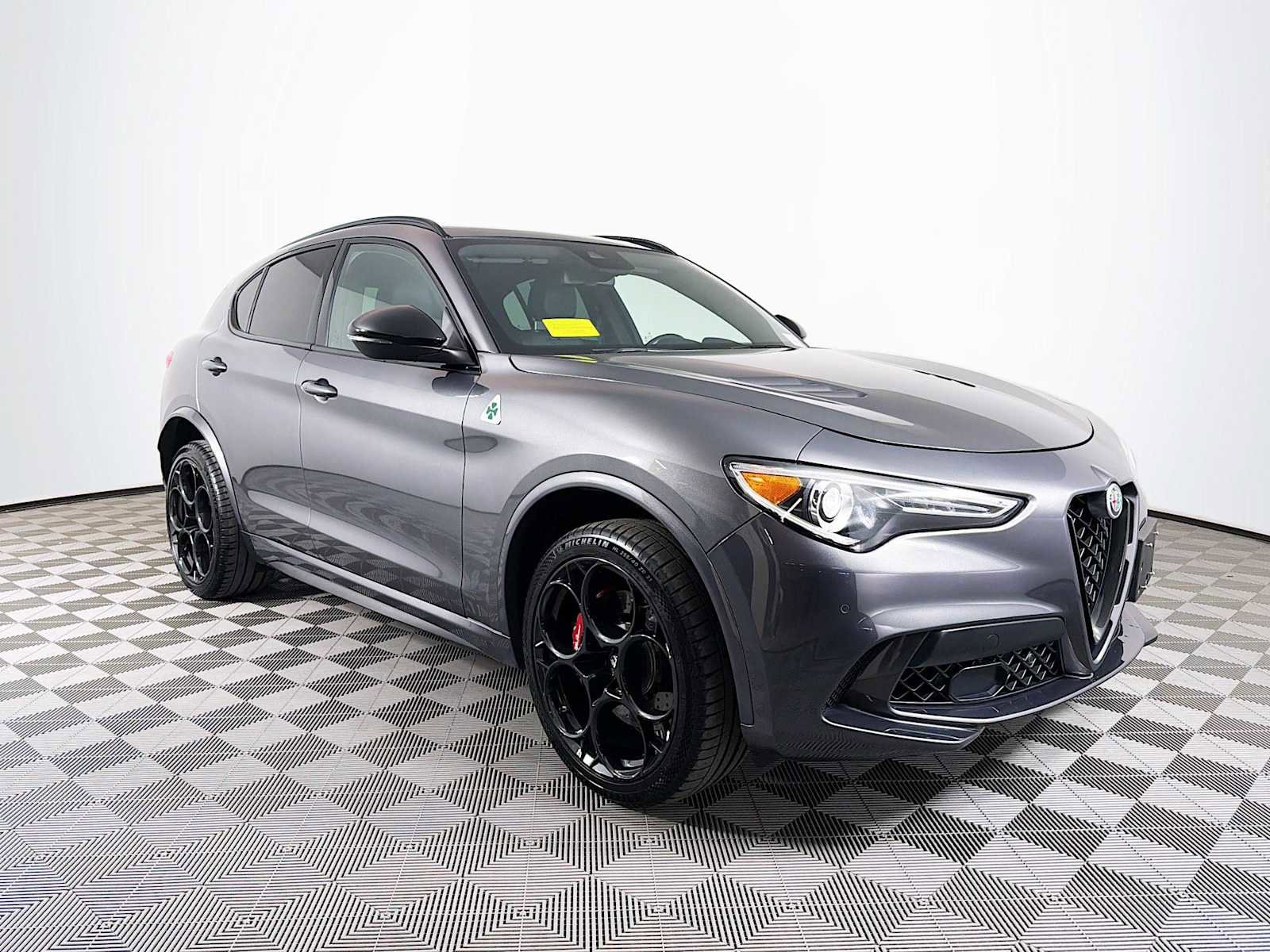 Used 2023 Alfa Romeo Stelvio Quadrifoglio AWD/4WD image 3