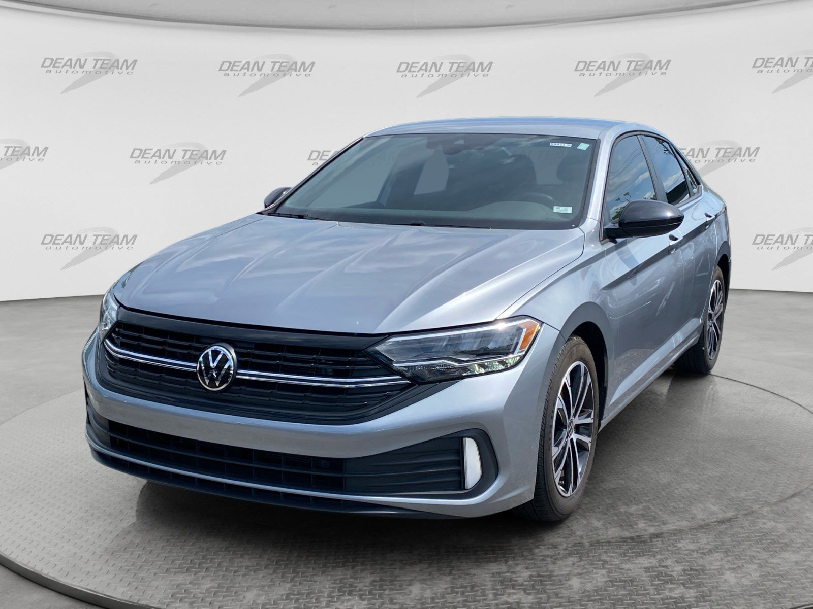 Used 2024 Volkswagen Jetta Sport FWD image 4