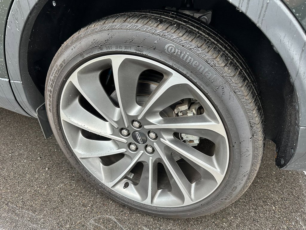 Used 2022 Lincoln Nautilus Reserve w/ Equipment Group 201A image 21