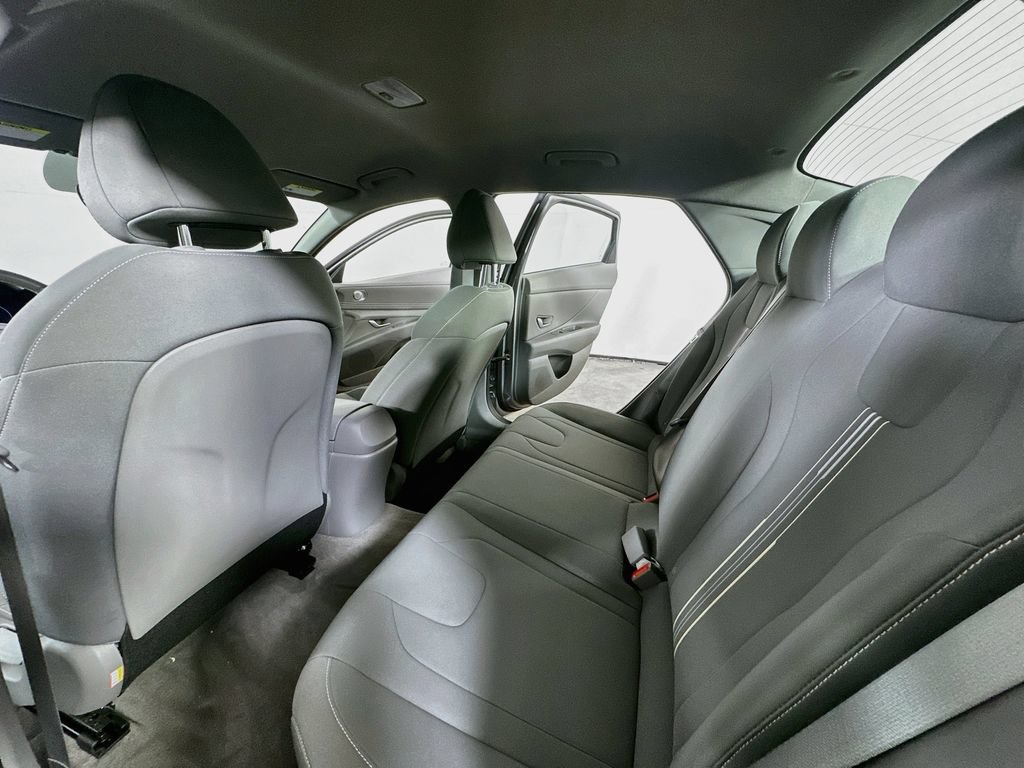 Used 2023 Hyundai Elantra SEL w/ Convenience Package FWD image 14