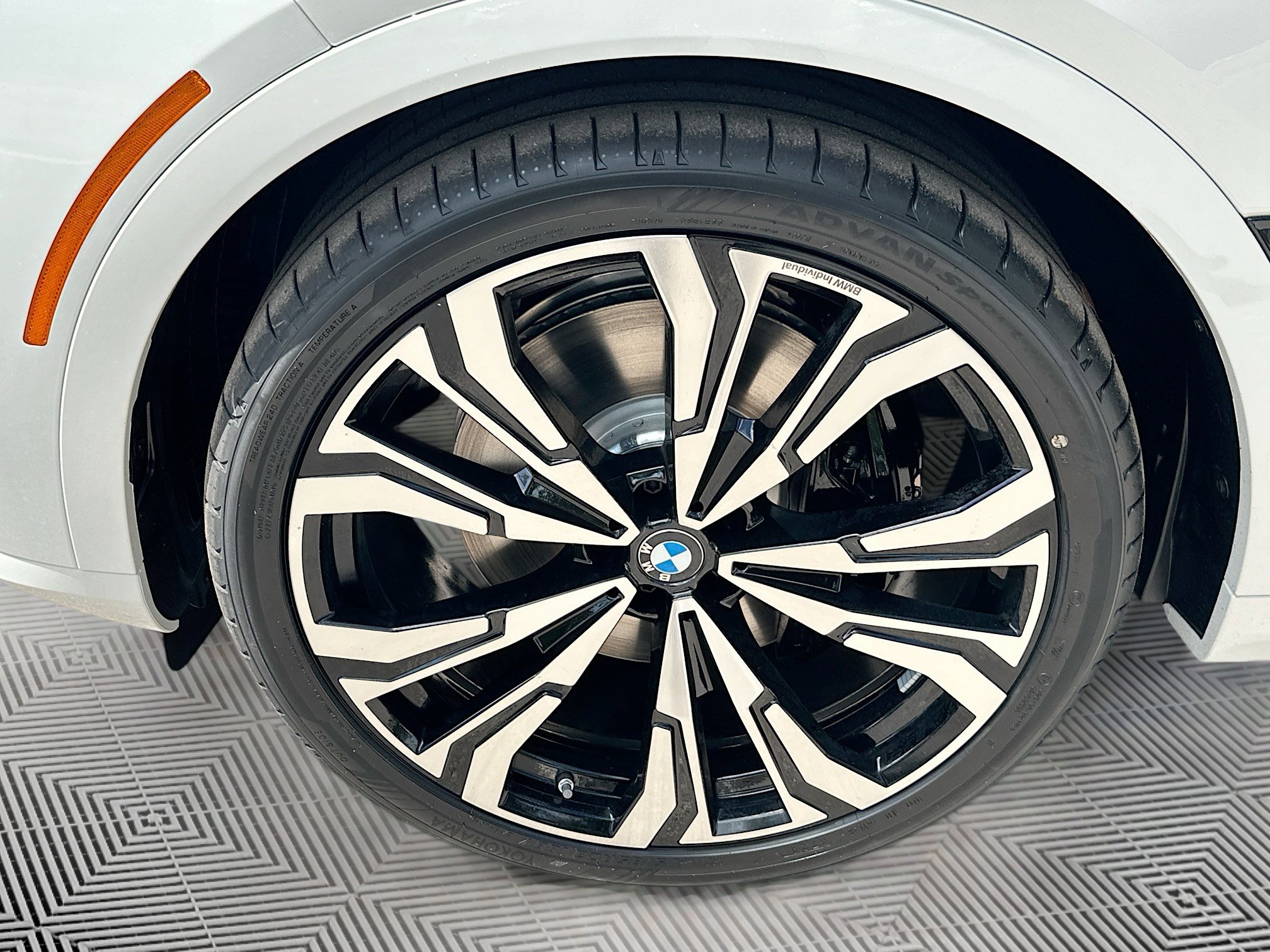 New 2026 BMW X7 M60i image 29