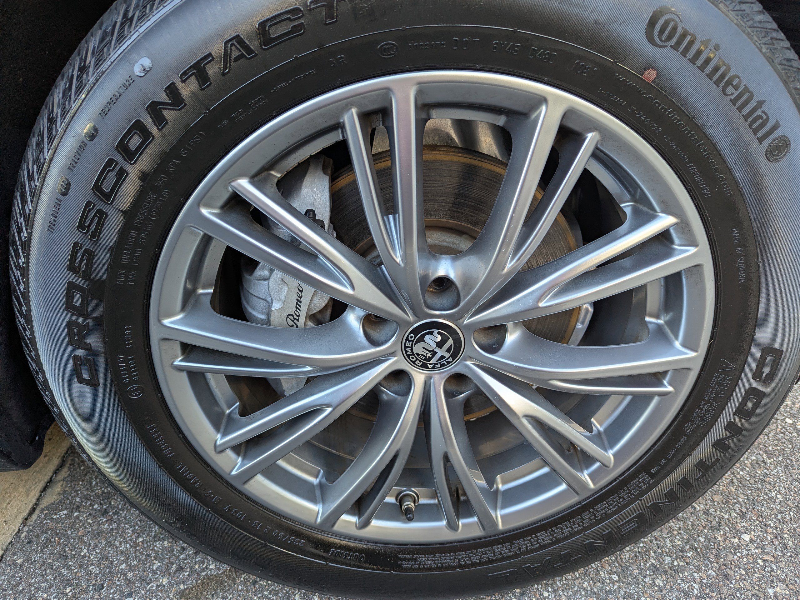 Used 2023 Alfa Romeo Stelvio Sprint image 24