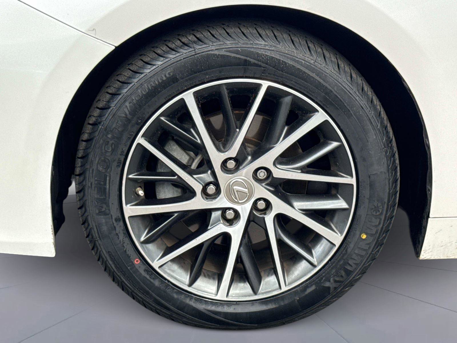 Used 2016 Lexus ES 350 w/ Luxury Package w/Wood Trim FWD image 11