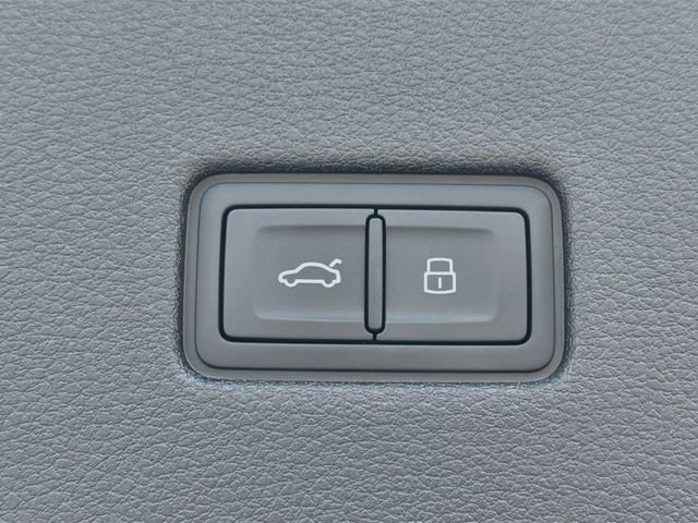 New 2026 Audi SQ8 Premium Plus AWD/4WD image 12