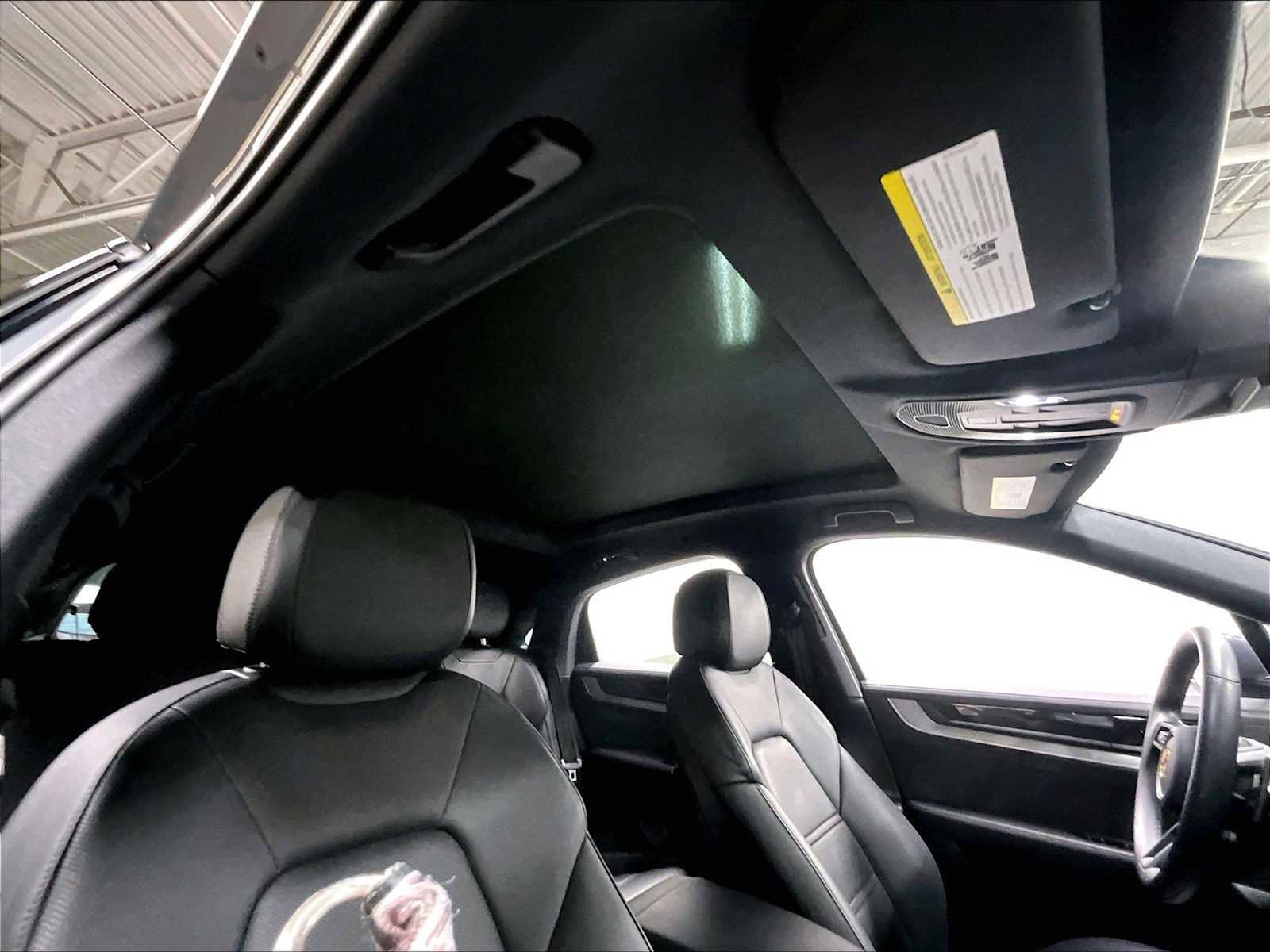 Used 2025 Porsche Cayenne Coupe image 27