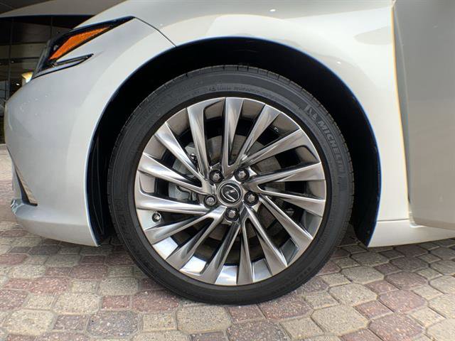 Certified 2022 Lexus ES 300h Ultra Luxury w/ Accessory Package 2 FWD image 10