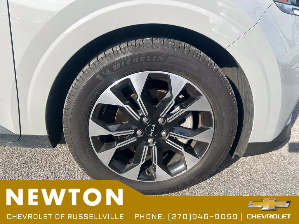 Used 2022 Kia Carnival EX FWD image 15