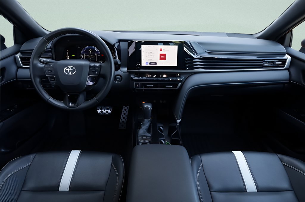 Used 2025 Toyota Camry SE FWD image 29