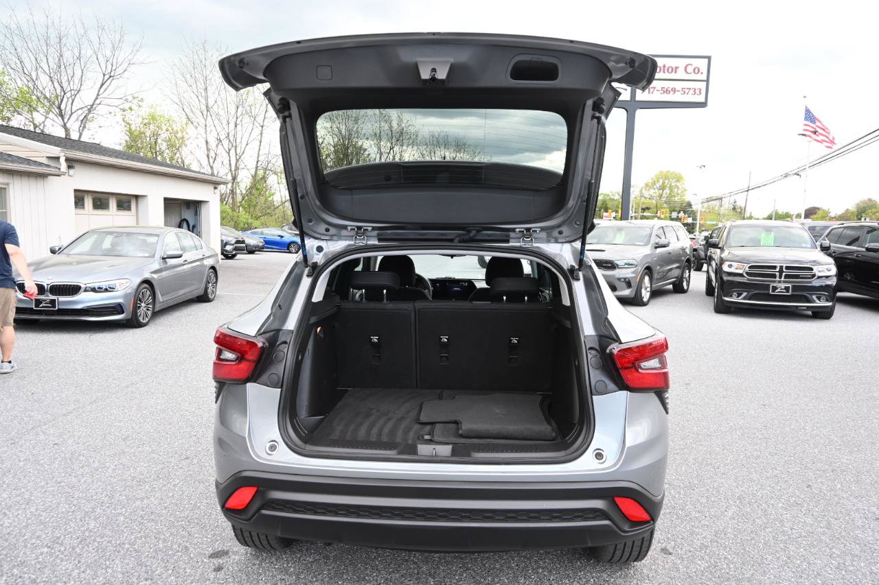 Used 2024 Chevrolet Trax LS w/ LS Convenience Package FWD image 23