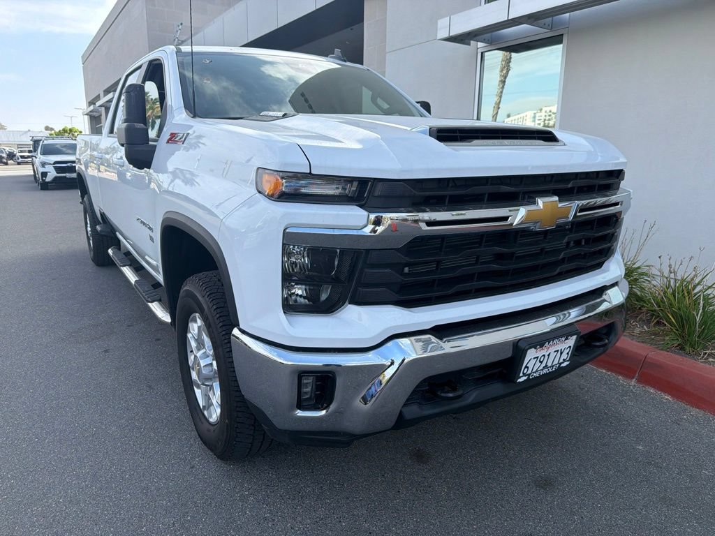 Used 2024 Chevrolet Silverado 2500 LT AWD/4WD image 11