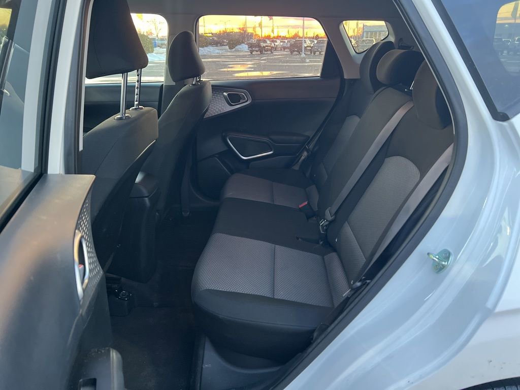 Used 2025 Kia Soul LX w/ LX Technology Package image 27