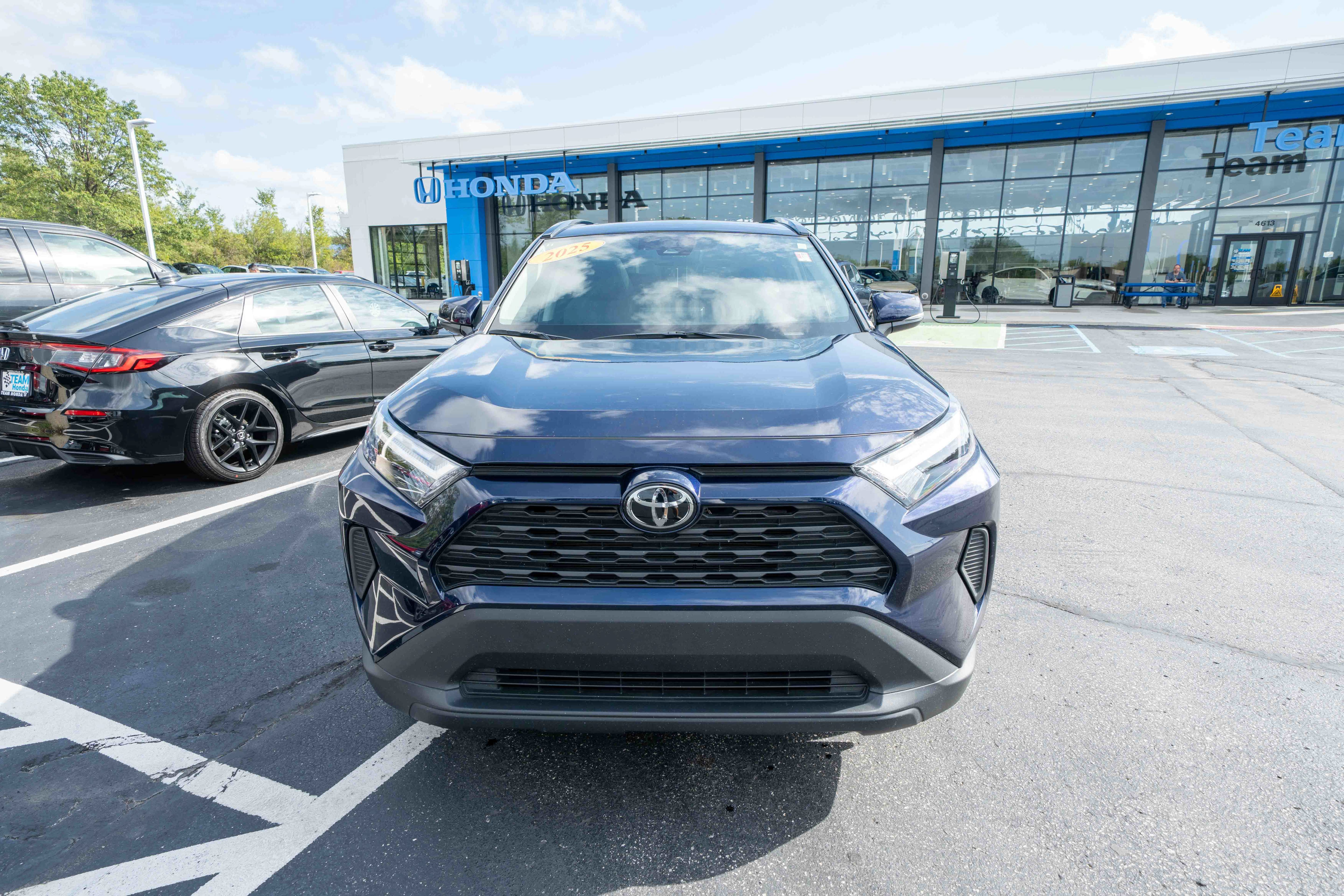 Used 2025 Toyota RAV4 XLE w/ Convenience Package AWD/4WD image 2