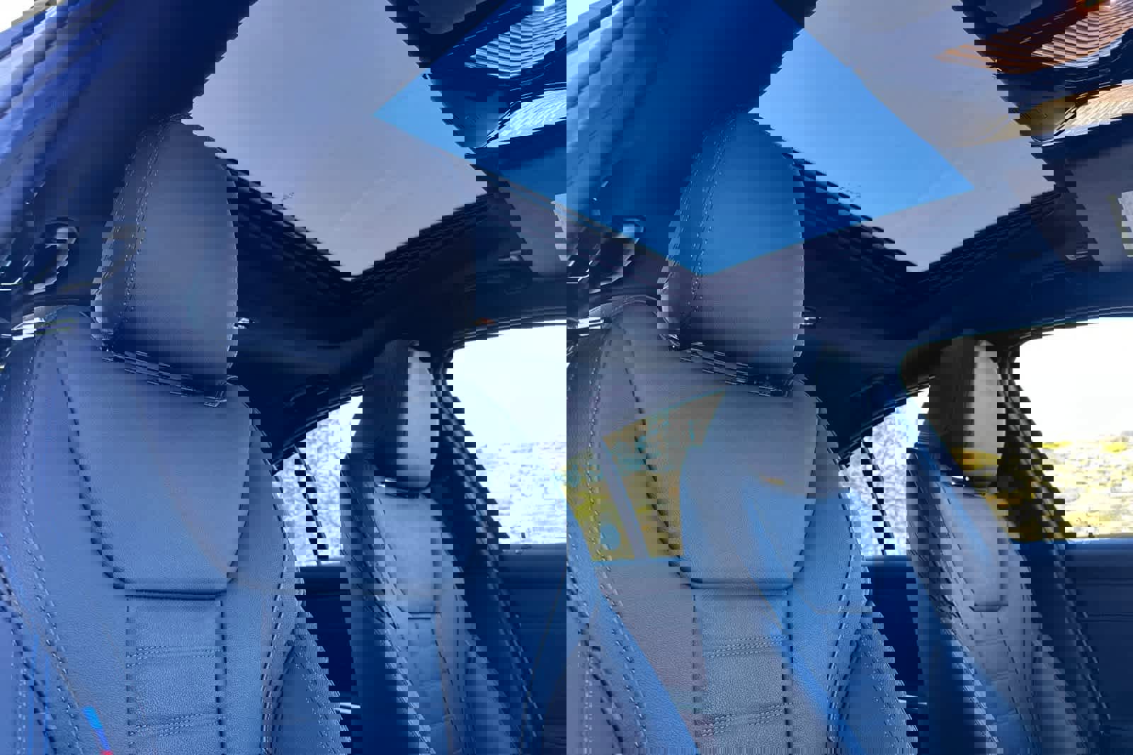 Used 2025 BMW 330i Sedan w/ M Sport Package image 17