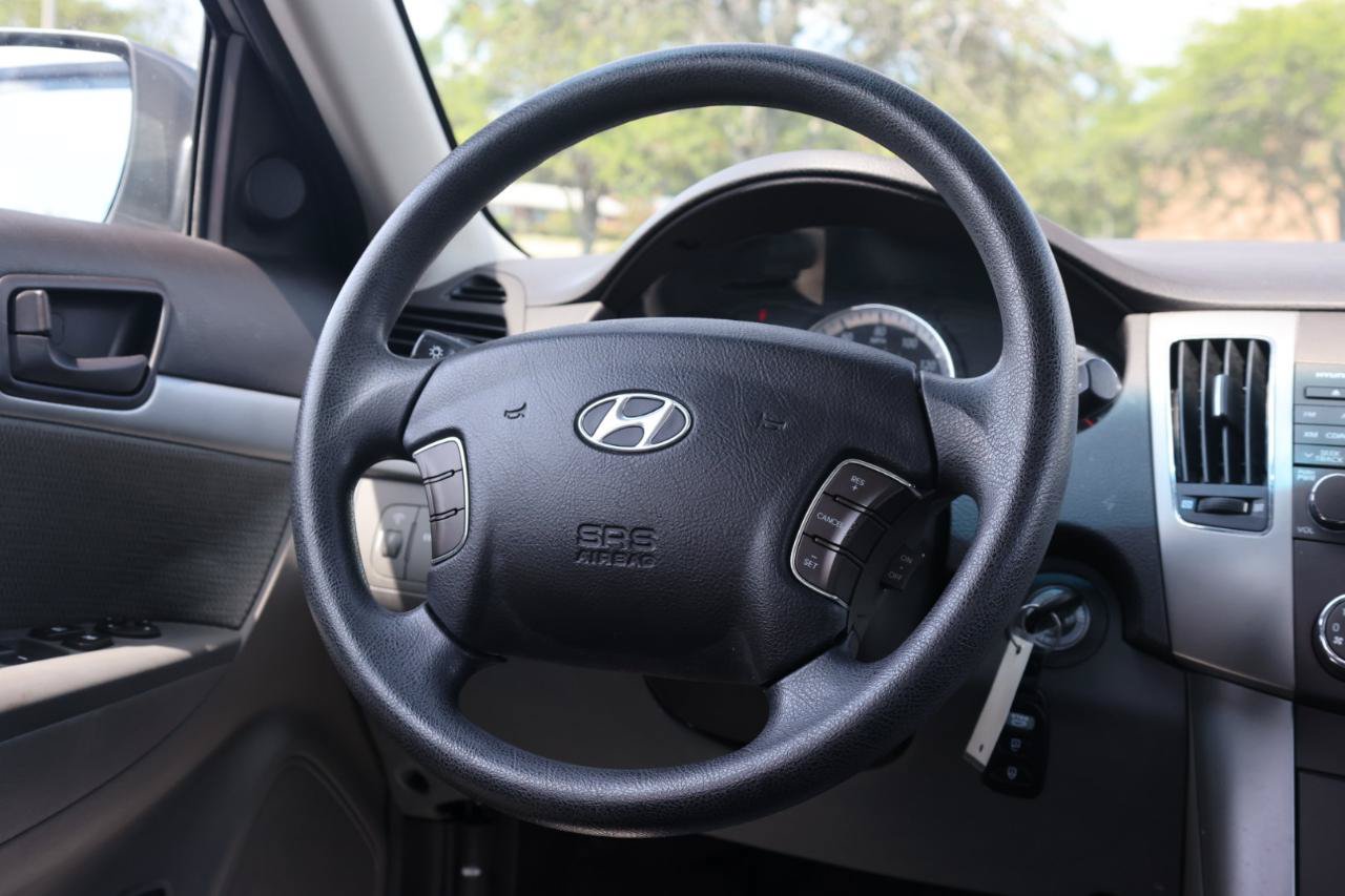 Used 2010 Hyundai Sonata GLS FWD image 9