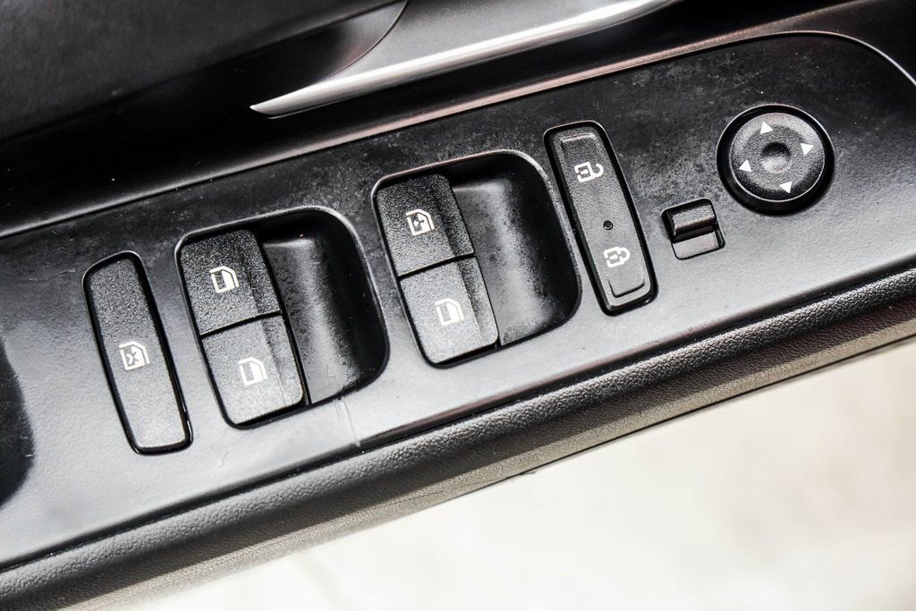 Used 2021 Hyundai Elantra SEL w/ Convenience Package image 41