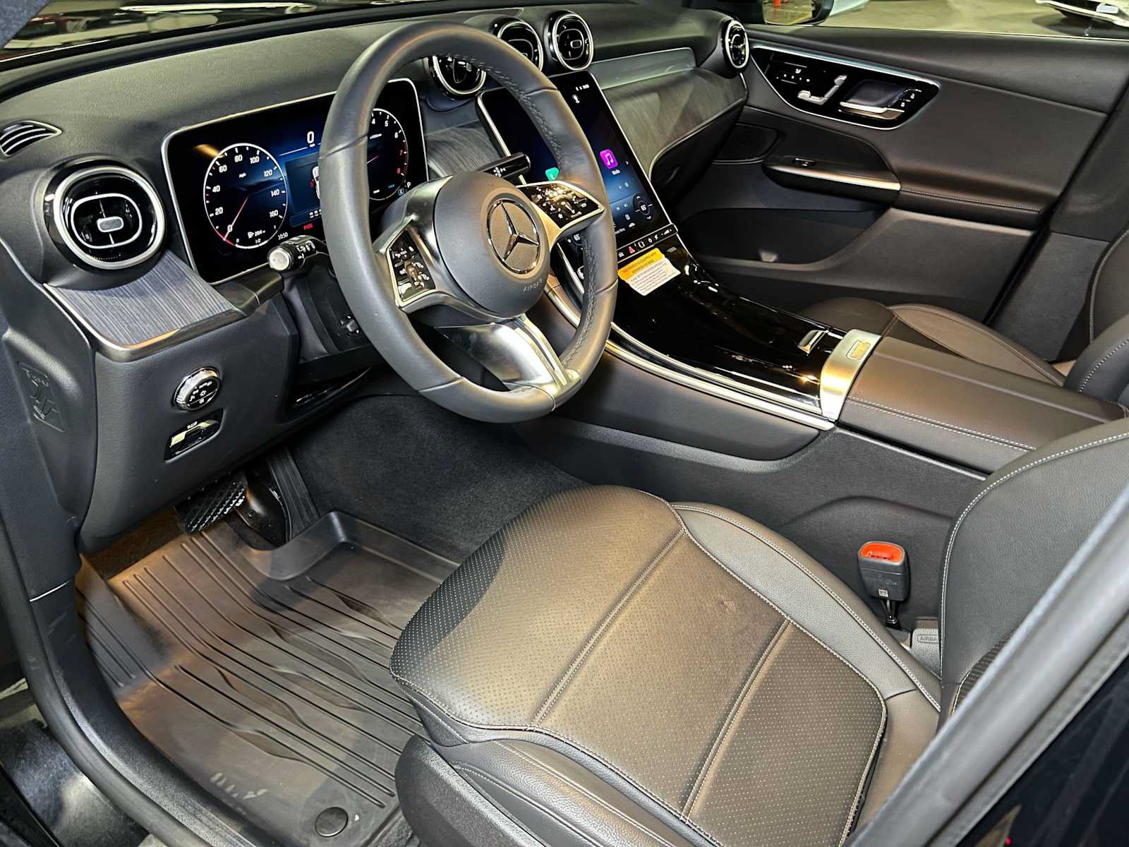 Used 2026 Mercedes-Benz GLC 300 4MATIC image 26