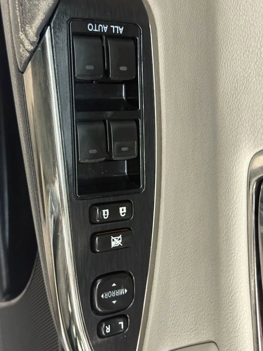 Used 2013 Toyota Avalon XLE Touring image 25